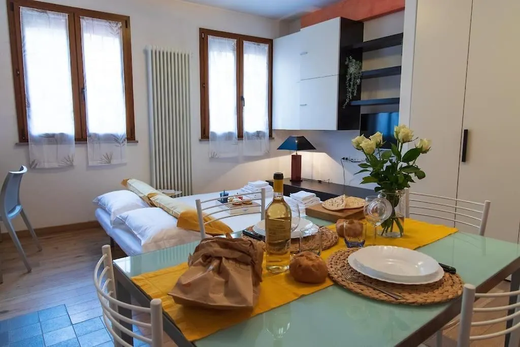 Pascoli Home A Cattolica Centro Mare By Yohome 0*,